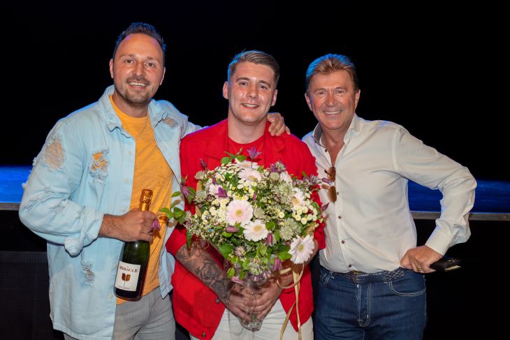 Jordy Vannett (23) uit Maldegem wint de allereerste Schlagerfestival Zomereditie -talentenjacht